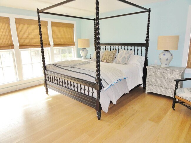 Building Photo - 75 Mill Hill Ln