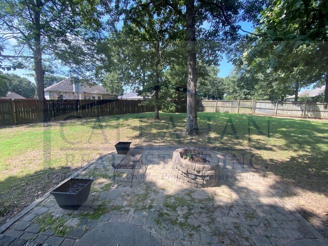Building Photo - Sherwood Stone Hill 5 Bedroom Home