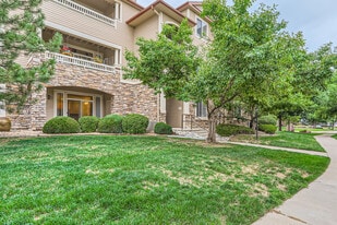 Building Photo - 8427 S Hoyt Way