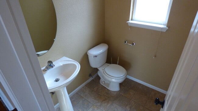 Building Photo - $0 DEPOSIT OPTION. CHARMING 3-BEDROOM HOME IN GREEN VALLEY RANCH WITH SPACIOUS LAYOUT & PRIME LOC...