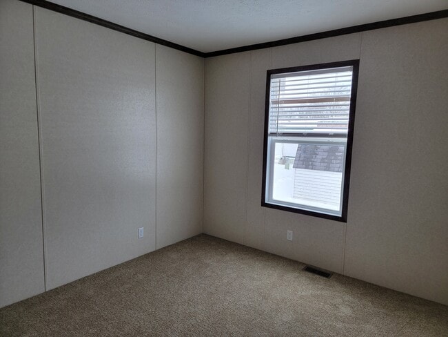 Building Photo - 112 Sheppard Ave