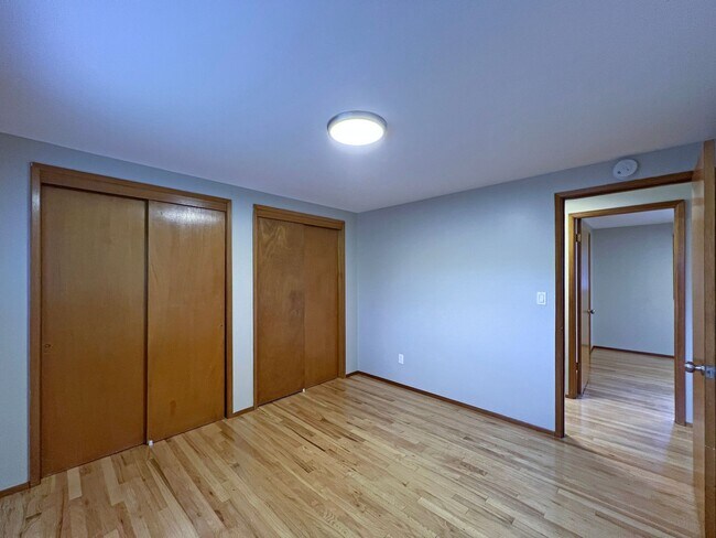 Building Photo - North Burien Rambler home - 3 bedrooms and...