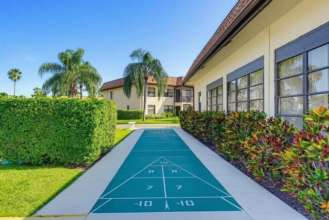 Building Photo - 7257 Golf Colony Ct