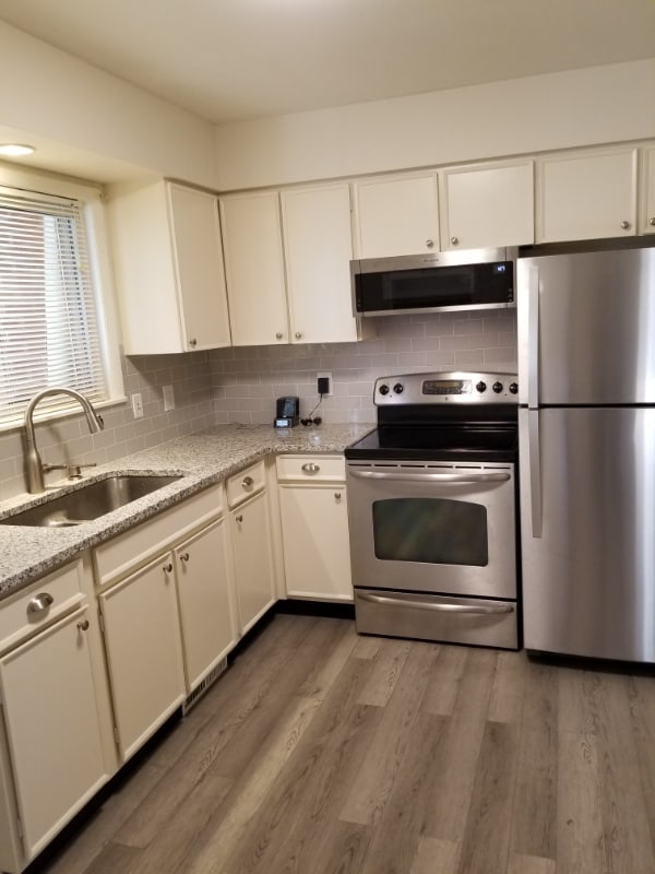 Building Photo - 1207 Castlerock Dr