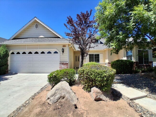 Building Photo - Desirable Clovis Single-Level Home: 3-bedroom, 2-bathroom
