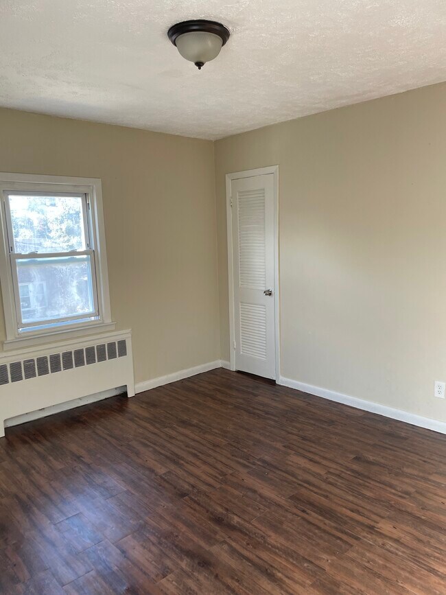 Building Photo - 112 Burhans Ave