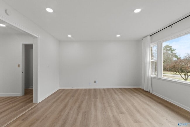 Building Photo - 6304 Davies Ave NW