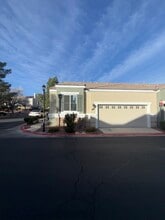 Building Photo - 985 Prestwick St