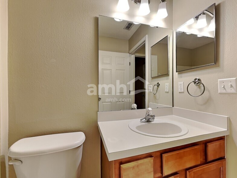 Building Photo - 117 Marisco Way