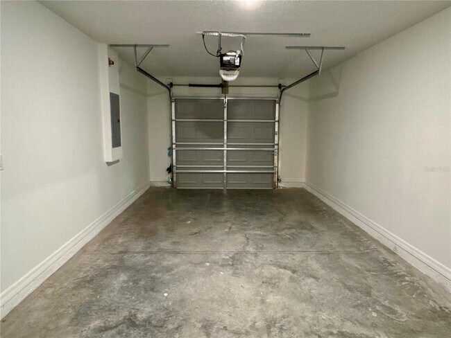 Building Photo - 3401 S Highlands Ave