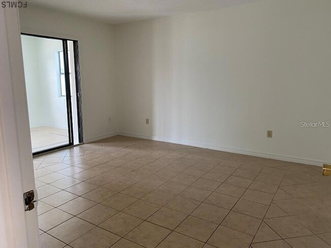 Building Photo - 250 Coral Reef Ct N