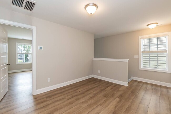 Building Photo - 1014 Greatland Rd