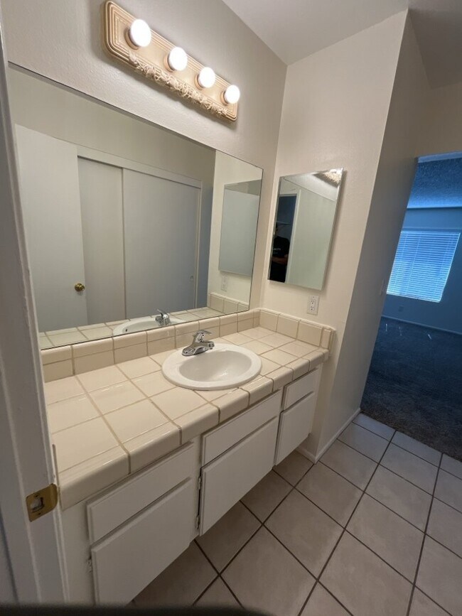 Building Photo - 2722 Kline Cir