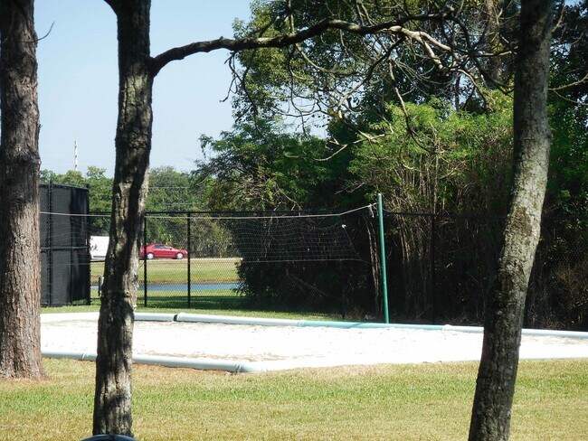 Building Photo - 2024 Hovington Cir W