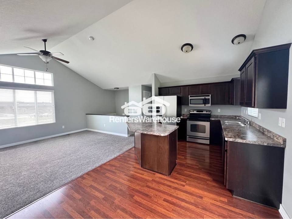 Building Photo - 645 Northview Dr