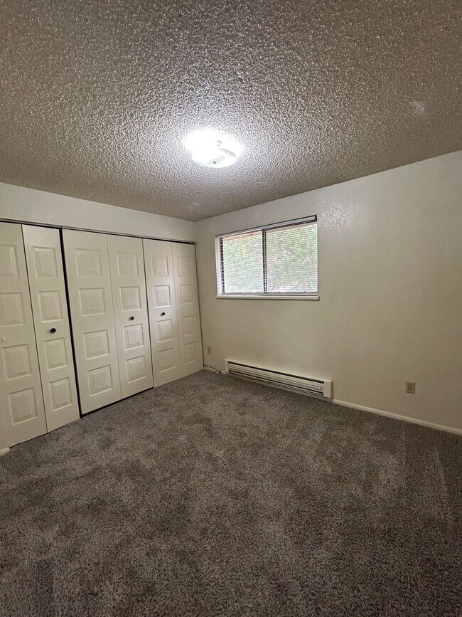 Building Photo - 2119 Marigold St