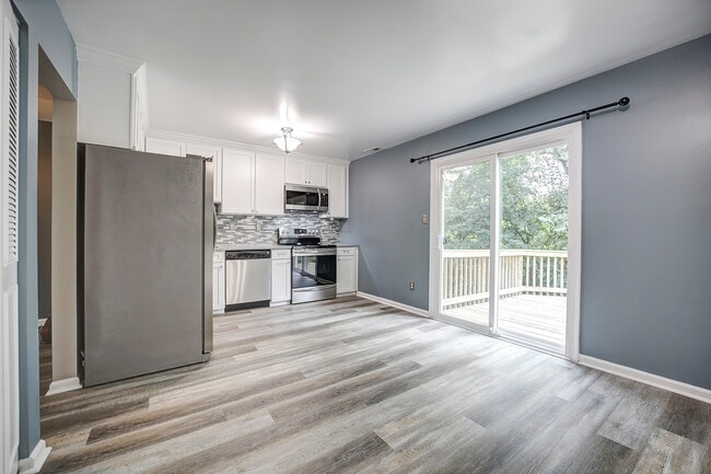 Building Photo - 13711 Flowing Brook Ct