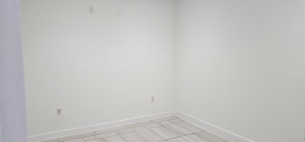 Building Photo - 4300 Purdy Ln
