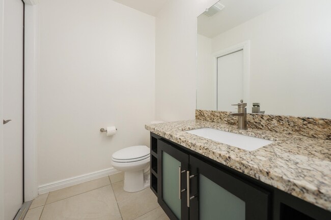 Building Photo - 2319 Palos Lp