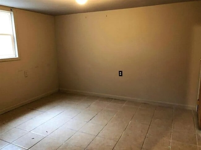 Building Photo - 336 Beverly Dr