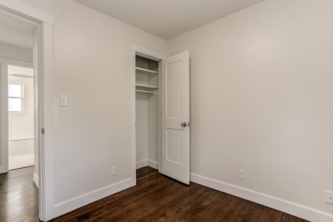 Building Photo - 4732 W 61st Terrace