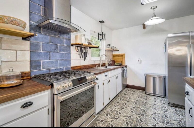 Building Photo - 515 Maxine Dr