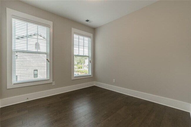 Building Photo - 4133 Wisconsin Dr