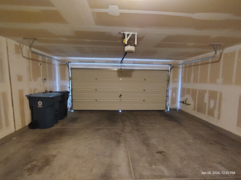 Building Photo - 9300 Keystone Ridge Ave