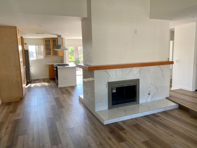 Building Photo - Carr Dr