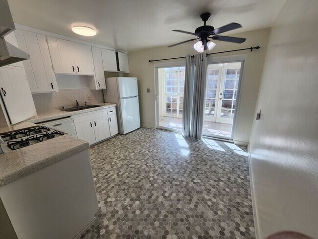 Building Photo - 1/2 OFF 1St Month!! Gated Community - Spacious 2 bdrm unit in La Mesa