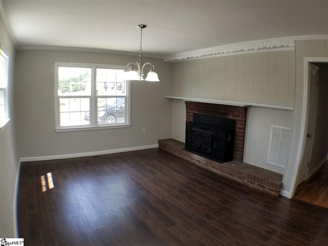 Building Photo - 518 Roe Rd