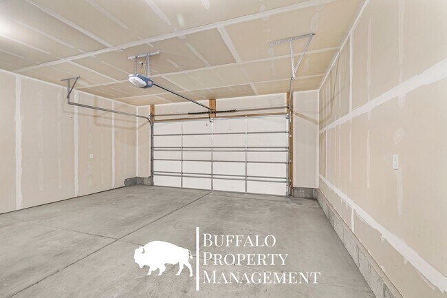 Building Photo - 4211 Roy Cir