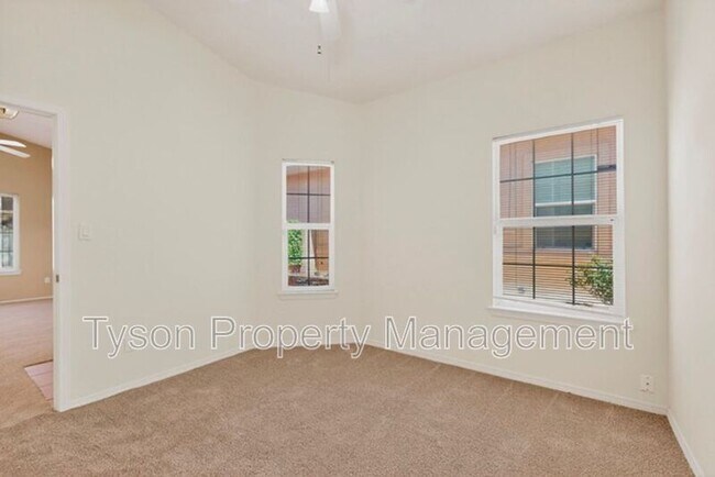 Building Photo - 7411 Peregrine Rd NE