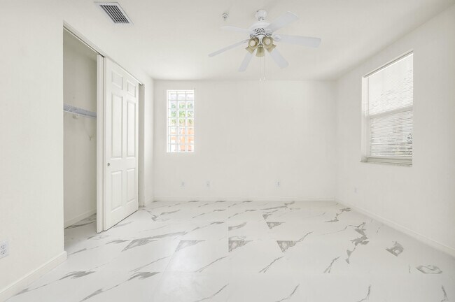 Building Photo - 750 Millbrae Ct