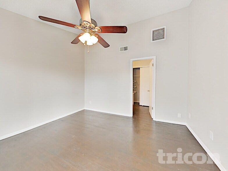 Building Photo - 217 Belfort Pl