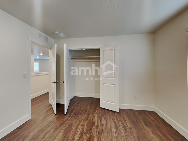 Building Photo - 9329 Wabash St