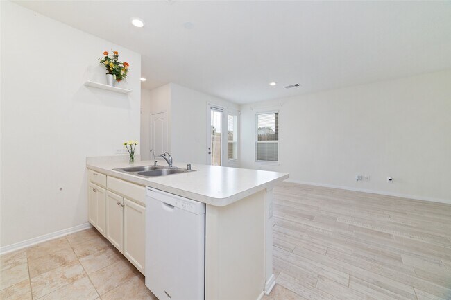 Building Photo - 16615 Chill Brook Dr