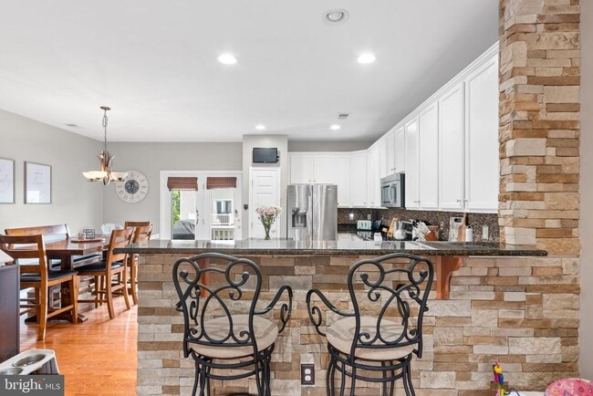 Building Photo - 449 Wistar Pl