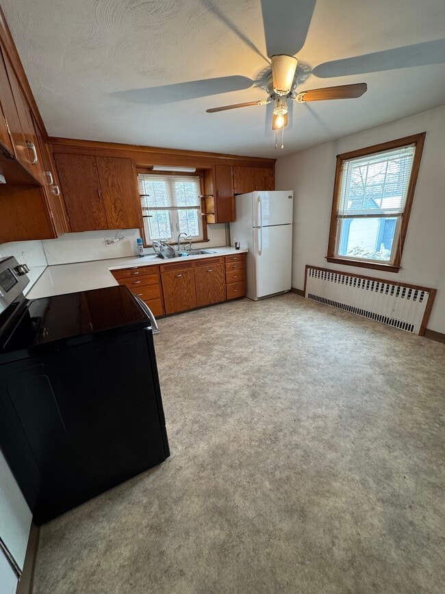 Building Photo - 41 Pardee St