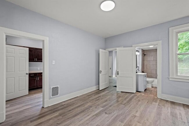 Building Photo - 138 Linnview Ave