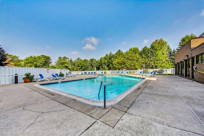 Building Photo - 6340 Americana Dr