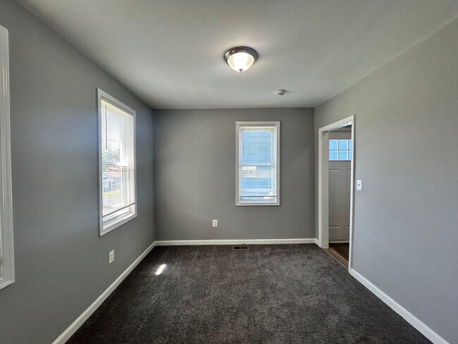 Building Photo - Baltimore - 4 Bedrooms and 2 baths Available!