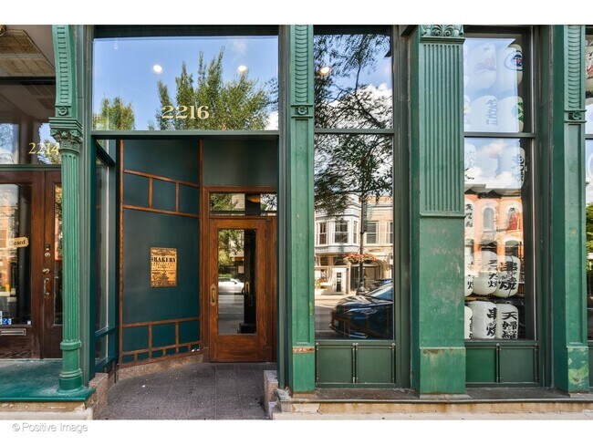 Building Photo - 2216 N Lincoln Ave