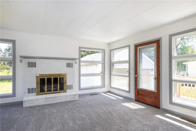 Building Photo - 578 Victory Hwy