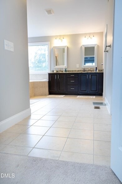 Building Photo - 5016 Trembath Ln