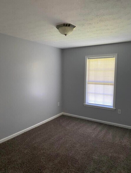 Bed #1 - 106 Kenilworth Ct