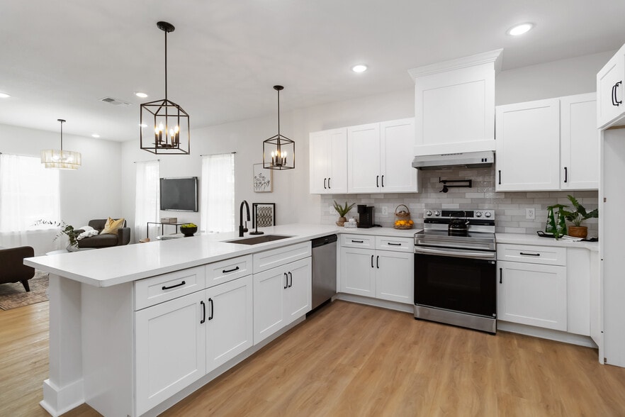 Building Photo - 237 Carle Ave