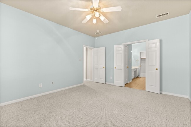 Building Photo - 7906 Glenn Cliff Dr