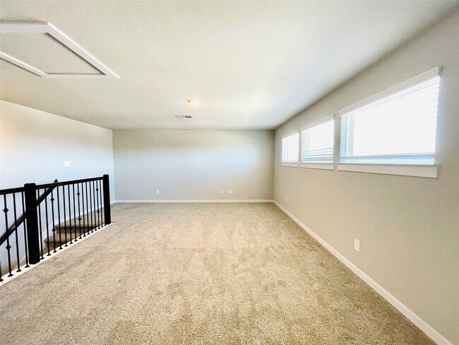 Building Photo - 3310 Silverton Dr