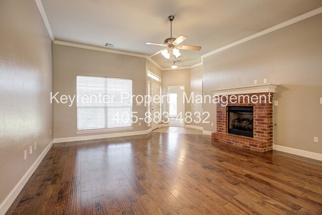 Building Photo - Spacious 4-Bedroom Home with Modern Upgrades & Prime Location